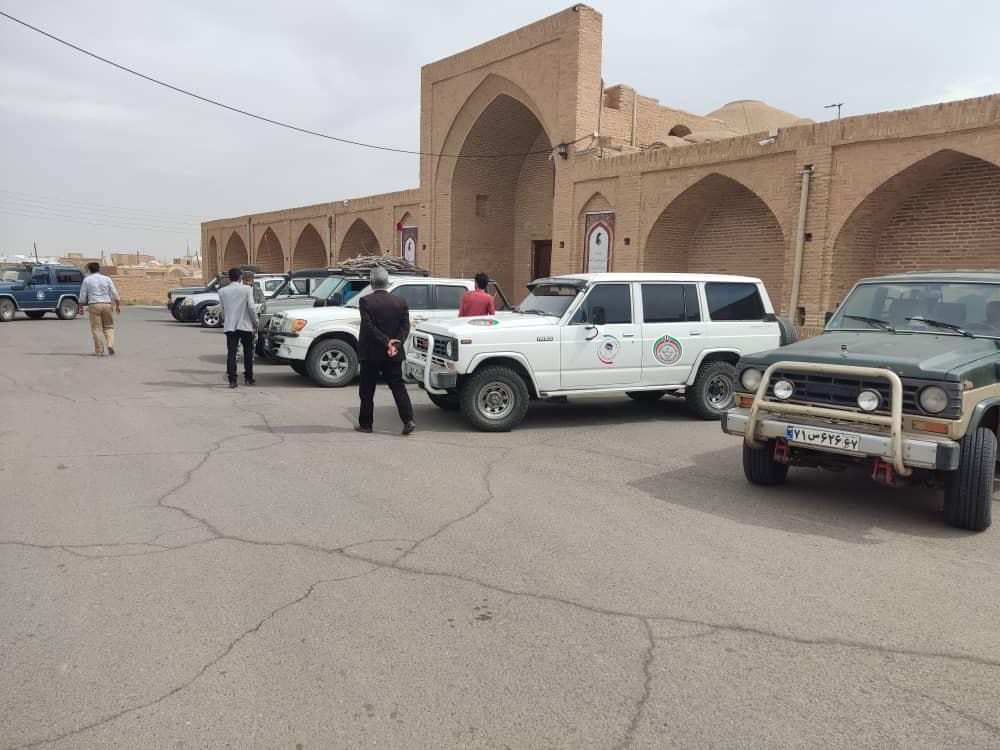  ارائه خدمات امدادی و گردشگری خودروهای سافاری کانون جهانگردی و اتومبیلرانی به مسافران نوروزی 
